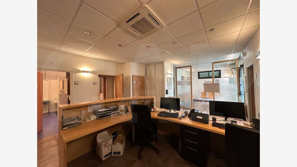 Vente bureaux 156m² à Saint Jacques de la Lande