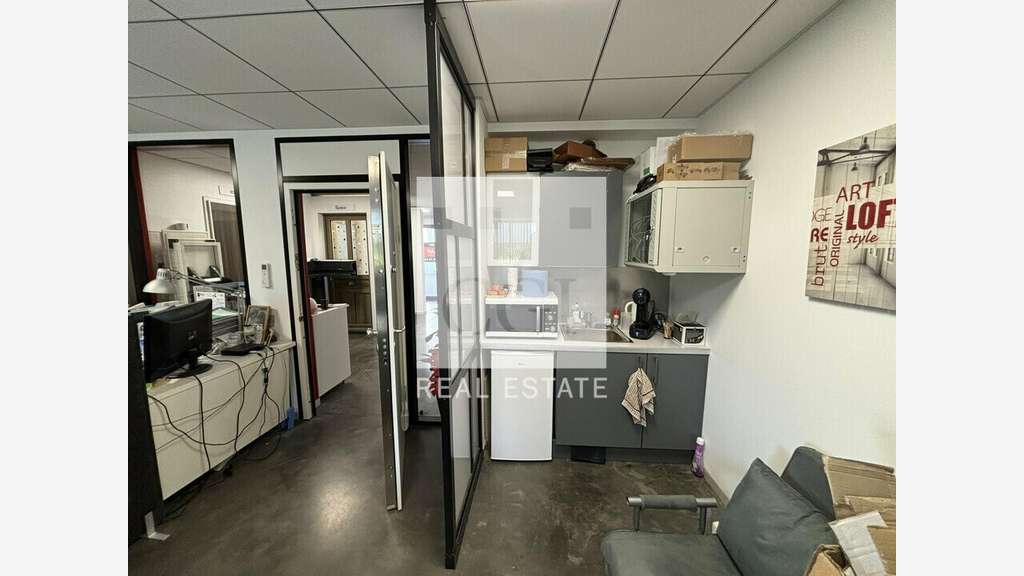 Bureaux 150m² à vendre à Saint-Laurent-de-Mure