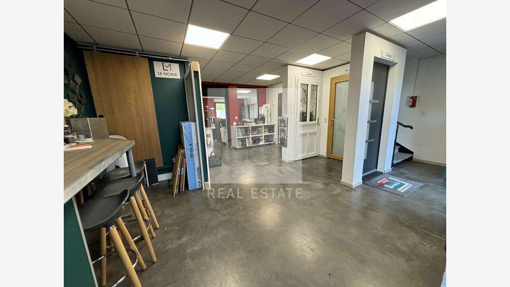 Bureaux 150m² à vendre à Saint-Laurent-de-Mure