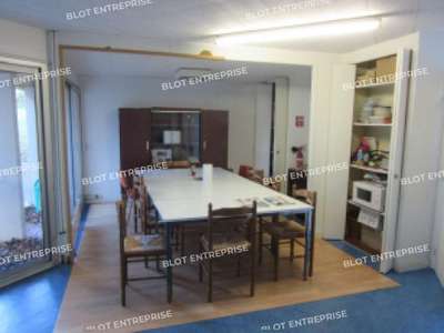 À vendre bureaux 1145m² zone de Keriven