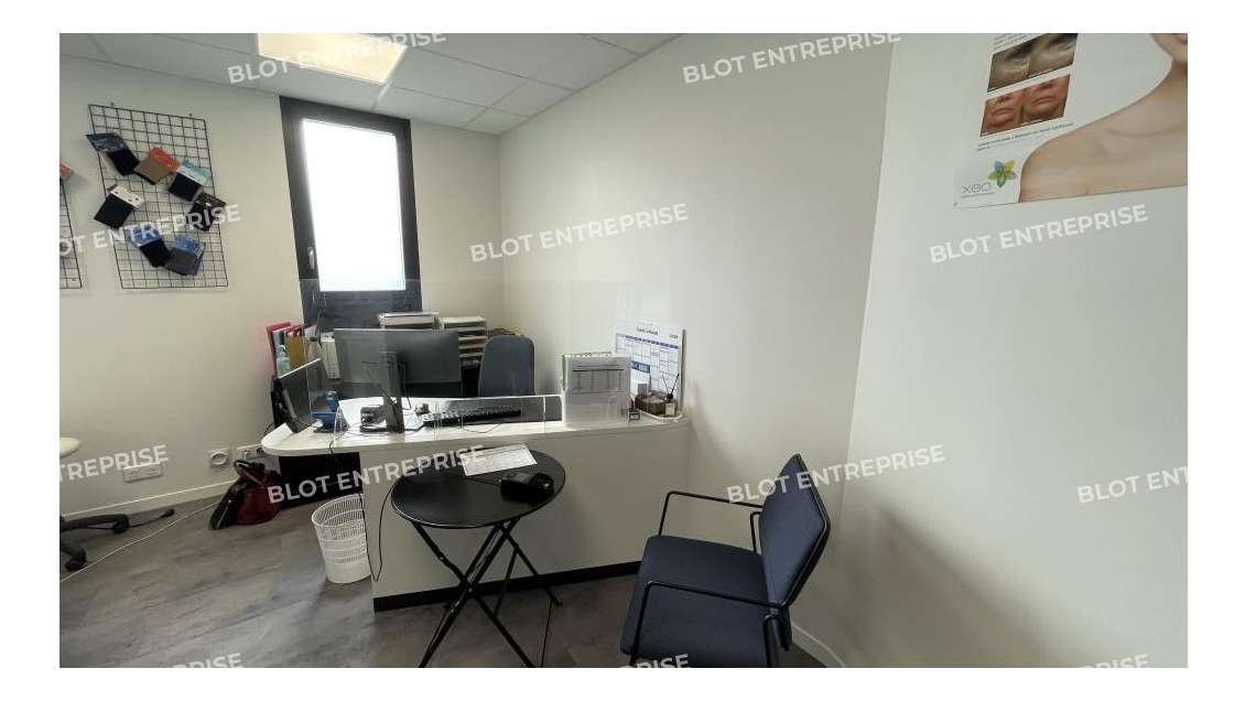 A vendre bureaux rénovés 186m² RDC à Saint-Nazaire