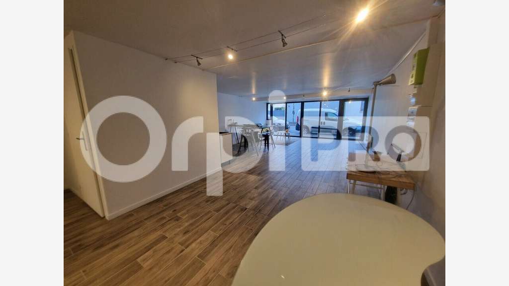 Vente bureaux de 106m² à Saint Pierre des Corps