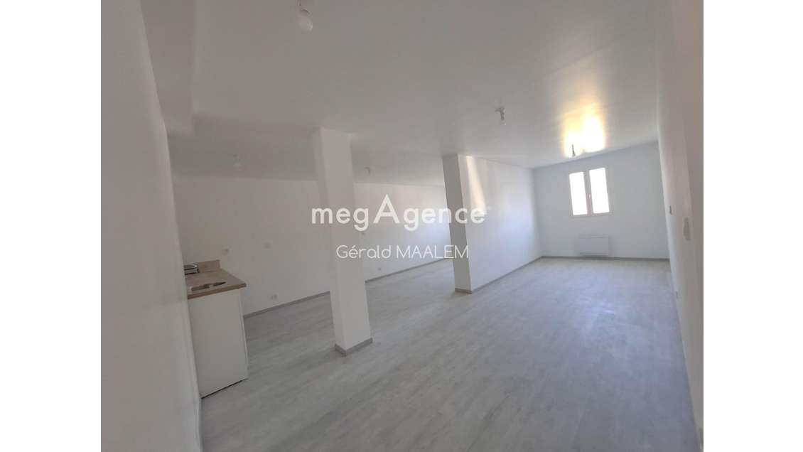 A vendre local professionnel 54m² à Saint Raphaël