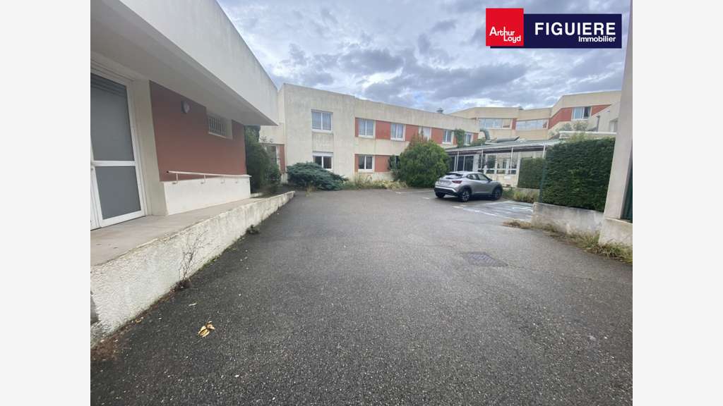200m² de bureaux à vendre ou à louer SALON DE PROV