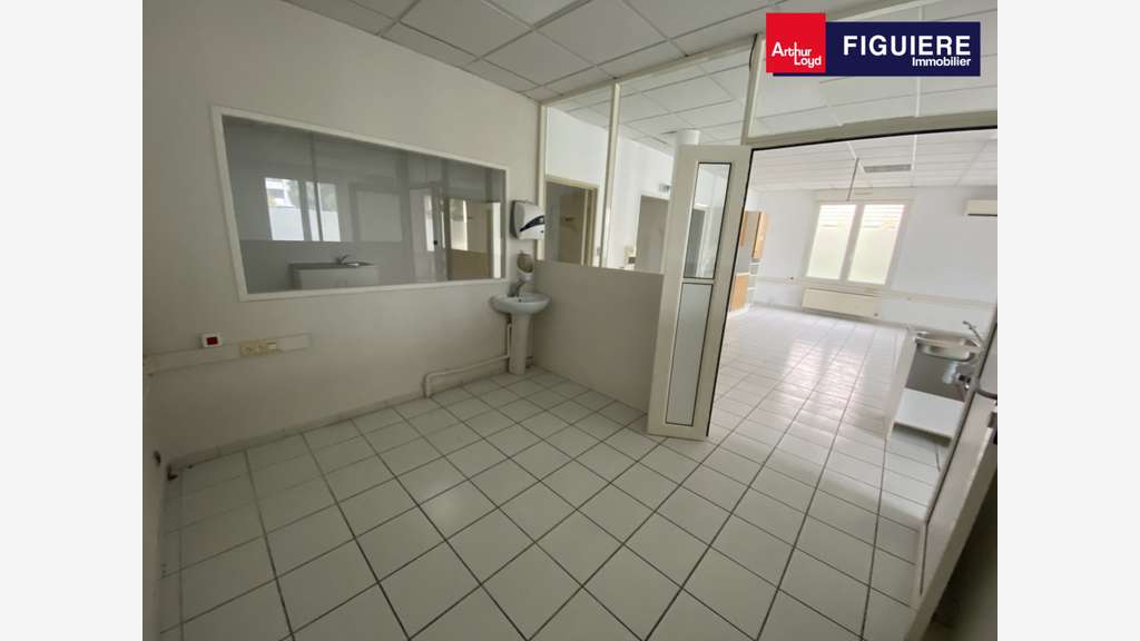200m² de bureaux à vendre ou à louer SALON DE PROV