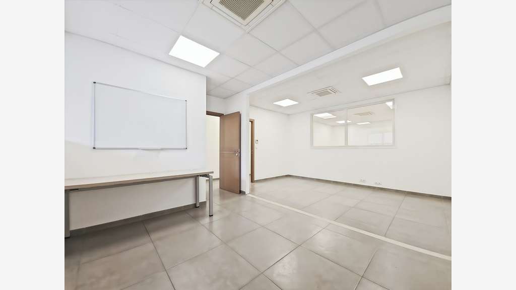 Local/bureau 85m² à vendre secteur Baléone Sarrola
