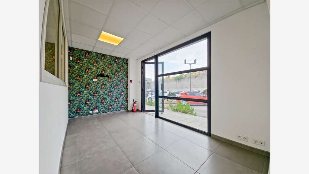 Local/bureau 85m² à vendre secteur Baléone Sarrola