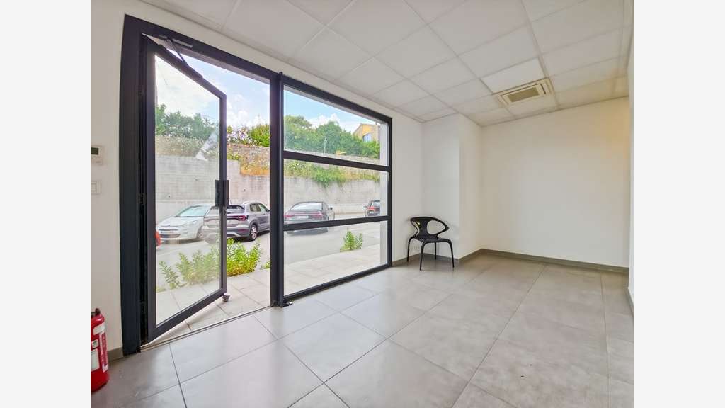Local/bureau 85m² à vendre secteur Baléone Sarrola