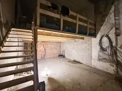 Cellier spacieux 79m² à vendre idéal stockage Sète
