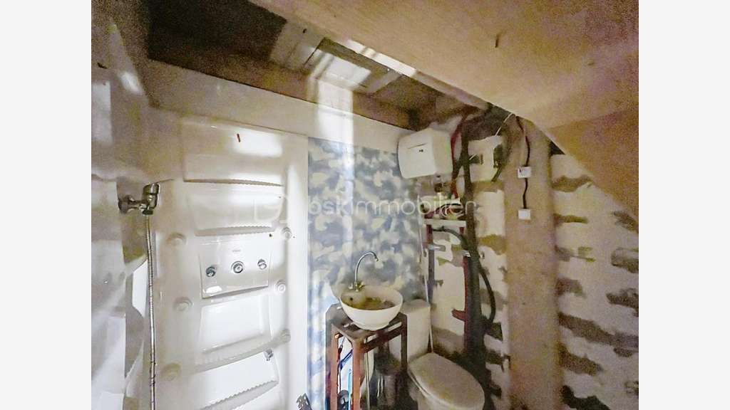 Cellier spacieux 79m² à vendre idéal stockage Sète