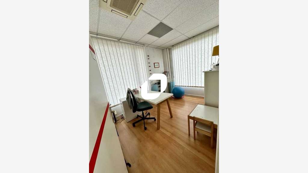 Vente Bureaux 172m² Sevres