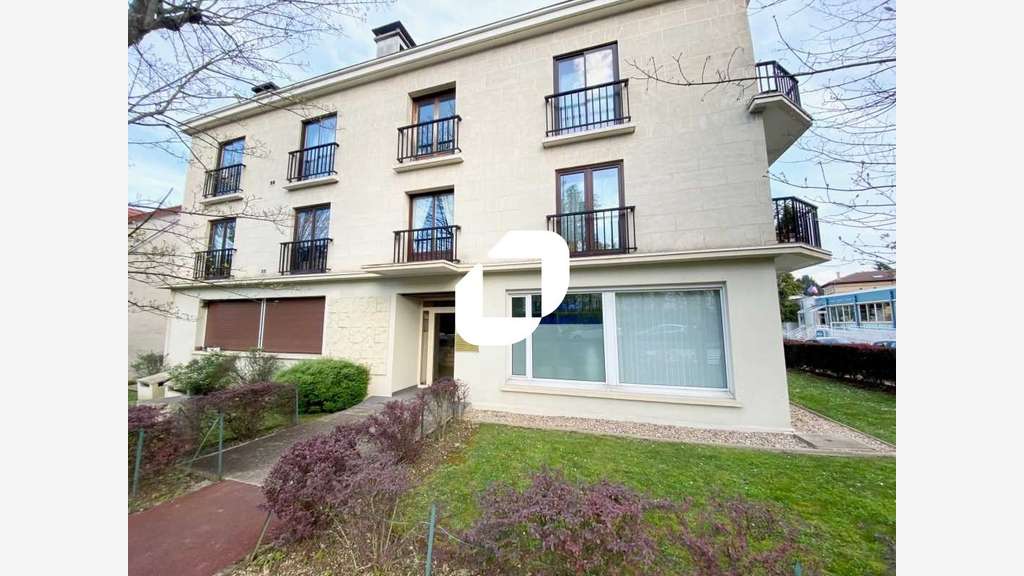 Vente Bureaux 172m² Sevres