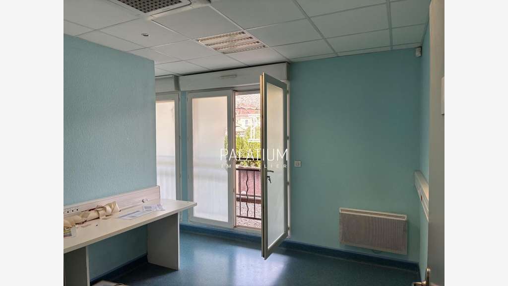 Local professionnel 213m² à vendre à Sisteron