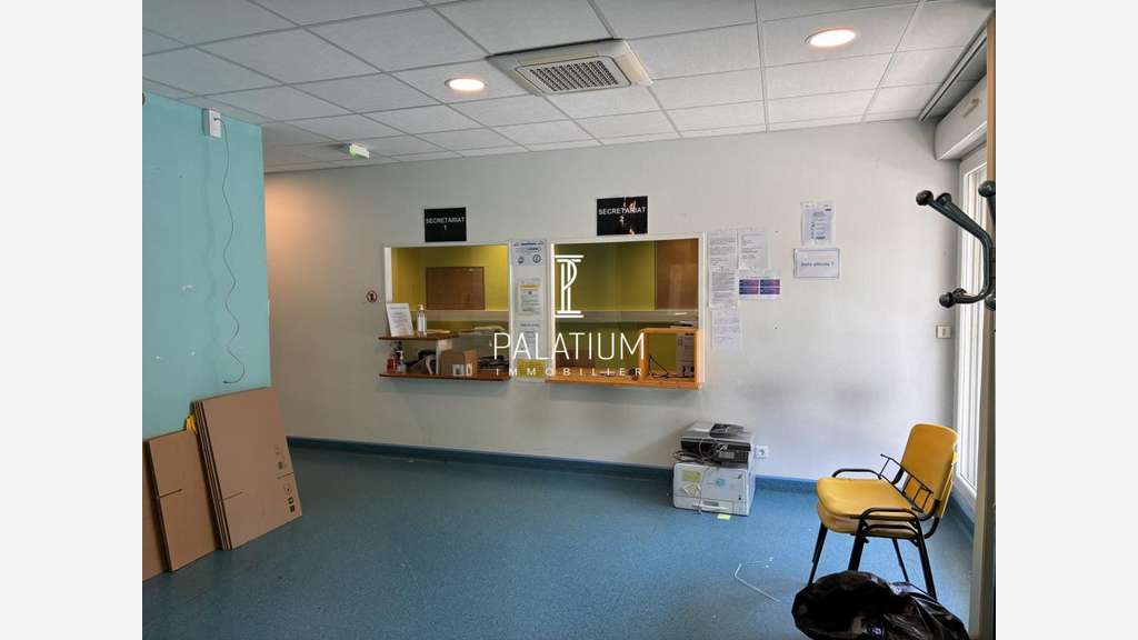 Local professionnel 213m² à vendre à Sisteron