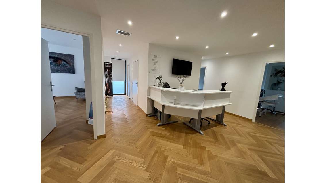 A vendre bureaux 112m² R+1 à Six-Fours centre