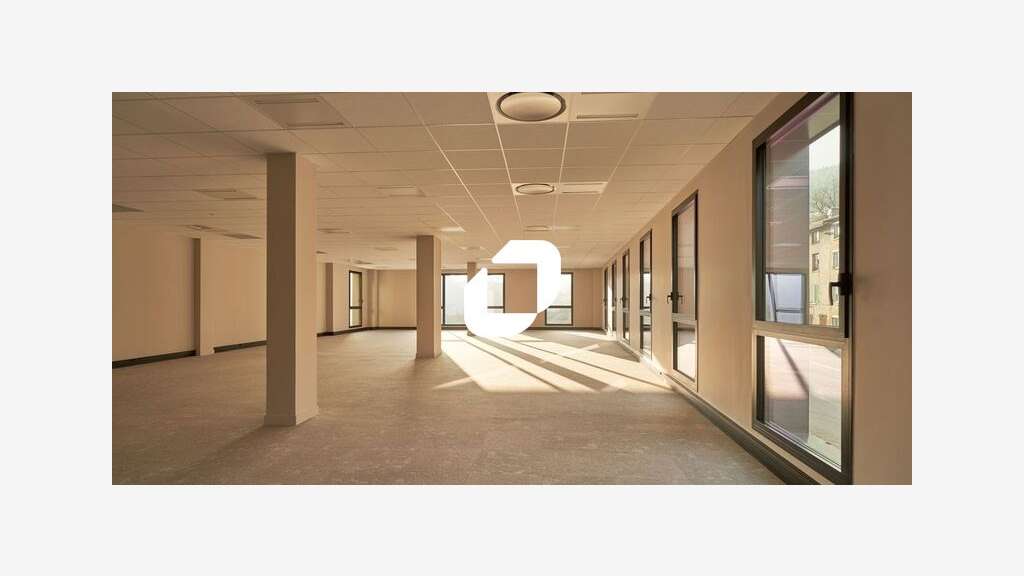 Vente Bureaux 2147m² Tarare
