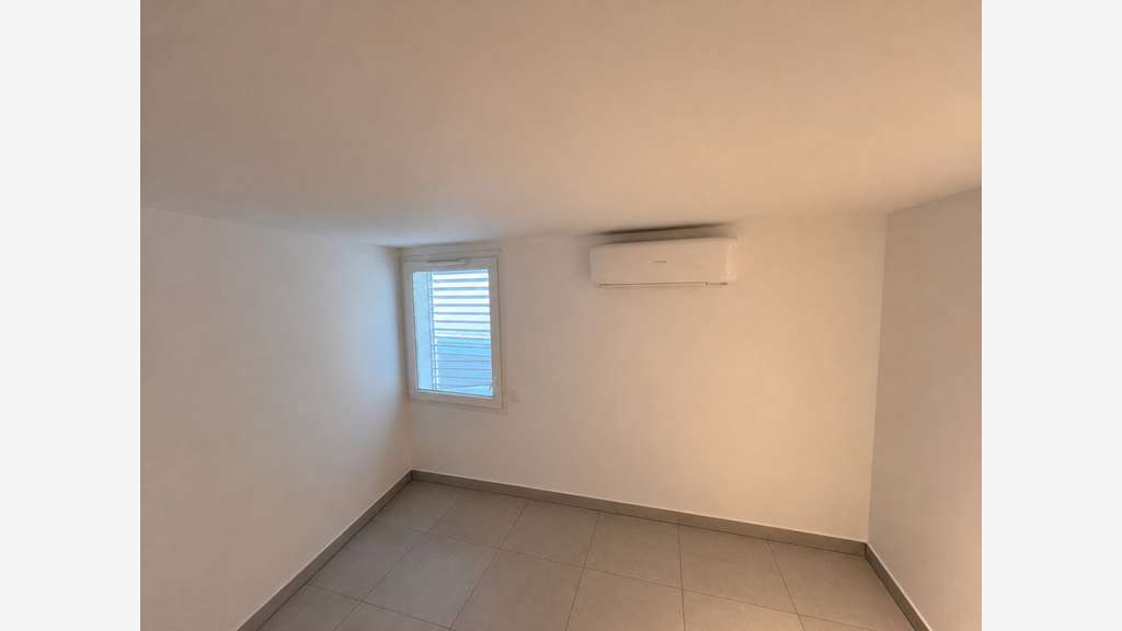 Vente bureaux récents 64m² avec terrasse à Toulon