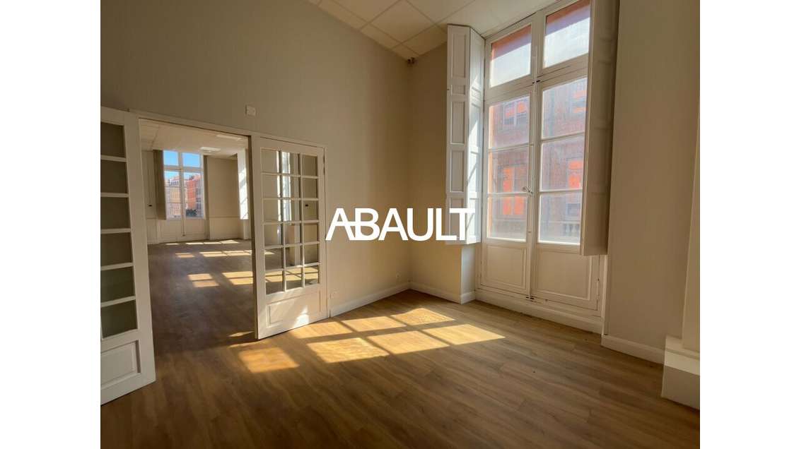 Bureaux 144m² à vendre Toulouse place du Capitole