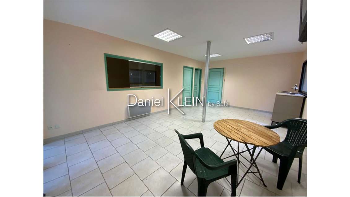 Bureaux 68m² climatisés R+1 ascenseur Tourrettes