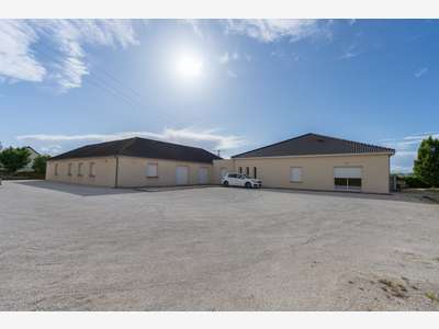 Bâtiment 590m² 5 km de Troyes à 3 mn de la rocade