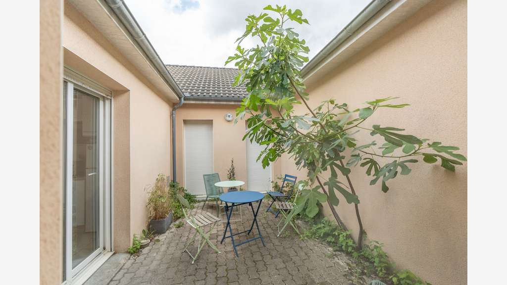 Bâtiment 590m² 5 km de Troyes à 3 mn de la rocade