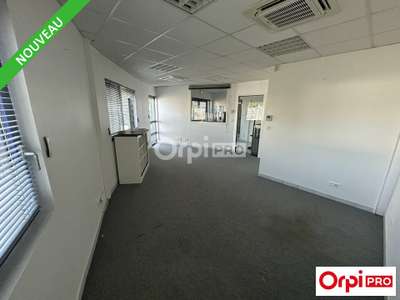 Bureaux 400m² et parking privé à vendre à Valence
