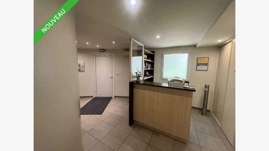 Bureaux de 65m² à vendre en RDC à Valence centre