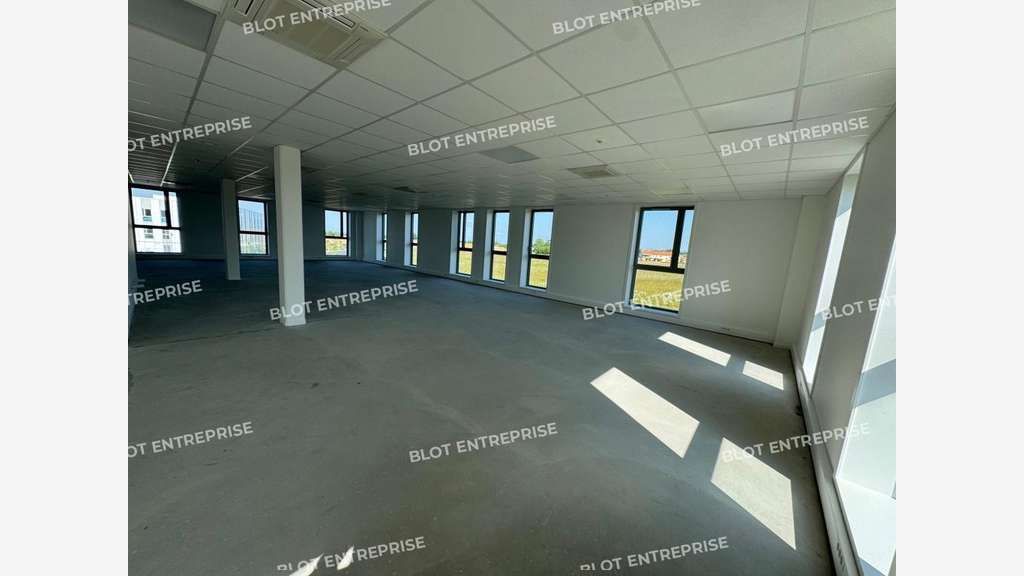 A vendre bureaux 277m² à Vallet programme 3 VALL