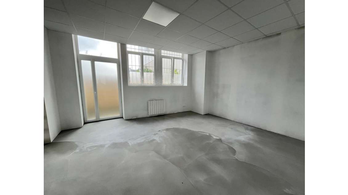 AV bureau 90m² RDC à aménager centre ville Vannes