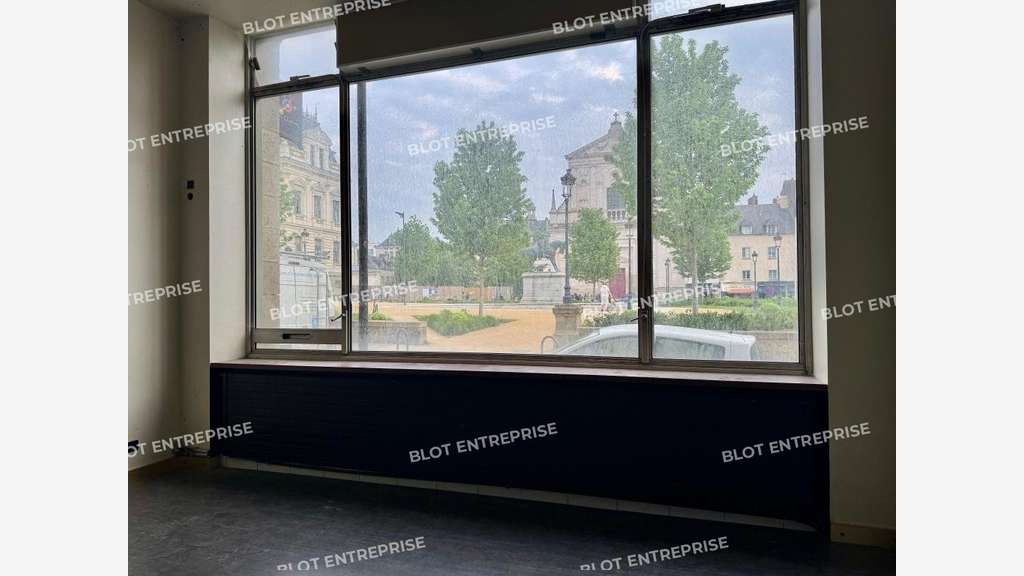 À VENDRE - BUREAUX - VANNES - 120 m²