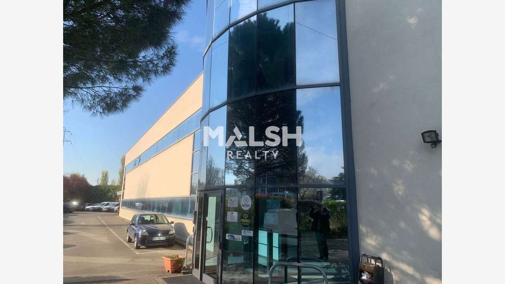 A vendre bureaux cloisonnés 141m² à Vaulx en Velin