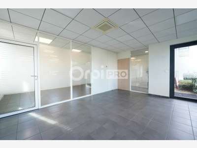 Local mixte 587m² à vendre à Vénissieux