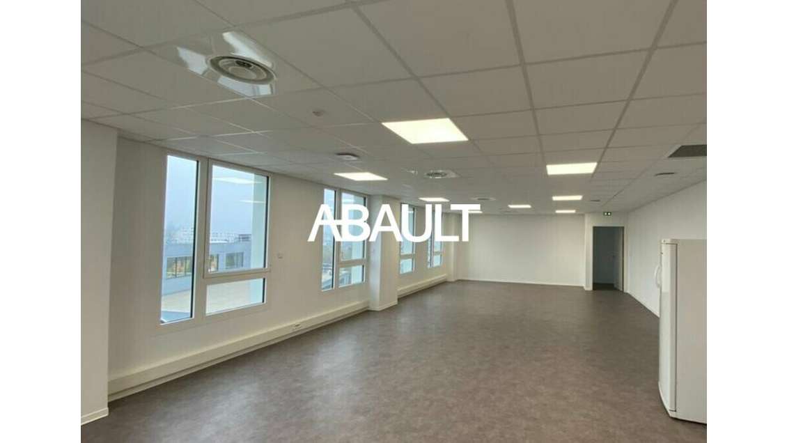 Bureaux 243m² R+4 à vendre à Villenave d'Ornon