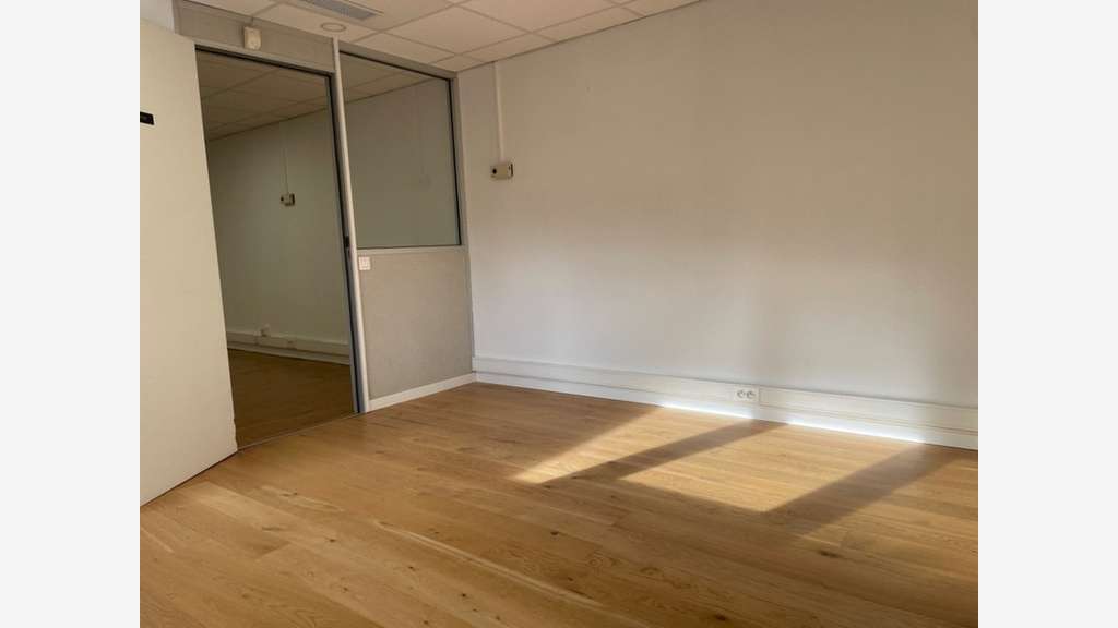 Bureaux 123m² à vendre à Villeneuve Loubet Marina