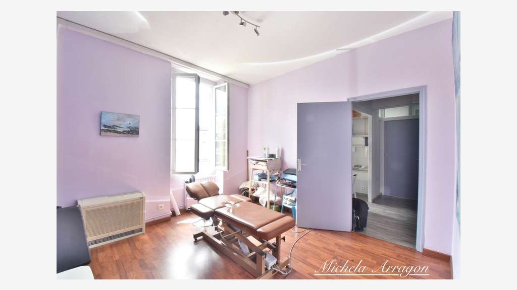 Local 106m² emplacement stratégique à Villeneuve