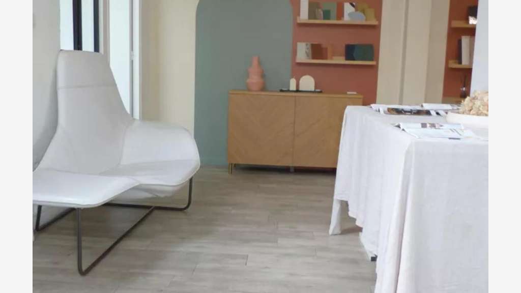 Local professionnel en duplex 95m² à Vincennes 