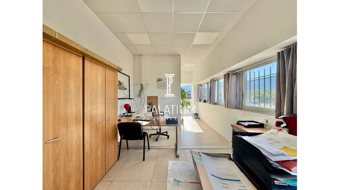 Bureaux de 78m² à vendre avec parkings à Vitrolles