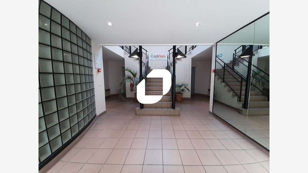 Vente Bureaux 128m² Voisins le bretonneux