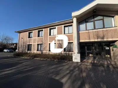 Vente Bureaux 128m² Voisins le bretonneux