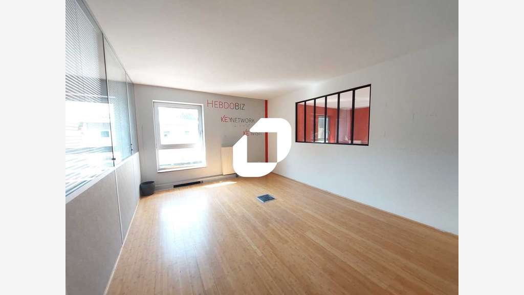 Vente Bureaux 314m² Voisins le bretonneux