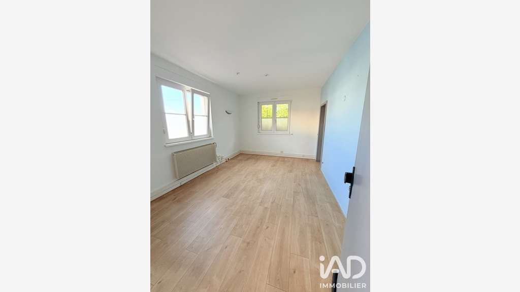 Vente cabinet médical avec studio à verny