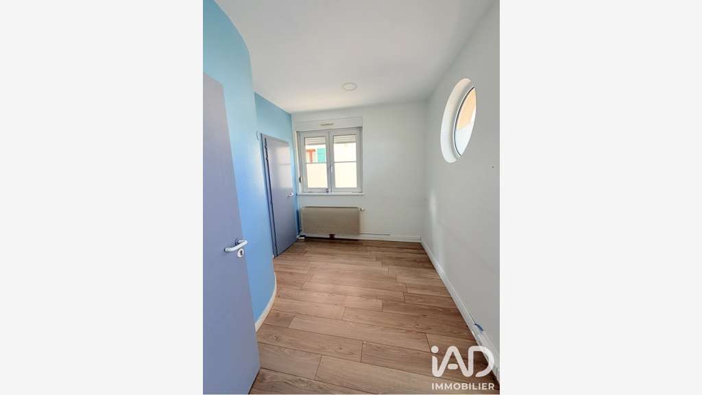 Vente cabinet médical avec studio à verny