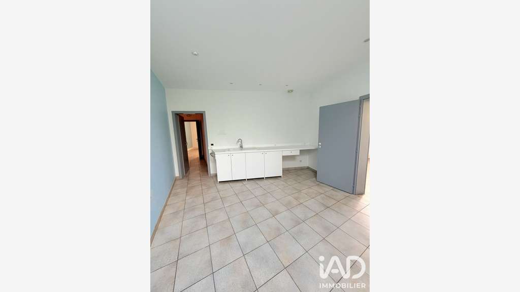 Vente cabinet médical avec studio à verny