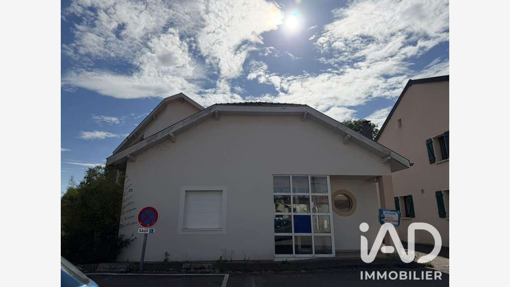 Vente cabinet médical avec studio à verny