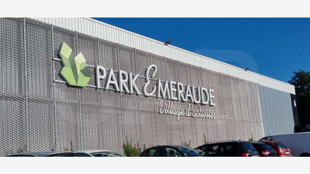 Vente cellule  590m² à La Mézière Park Emeraude