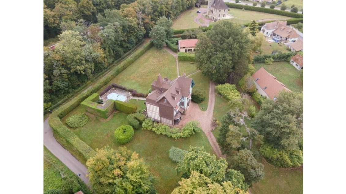 A vendre propriété de caractère 500m² à Louviers