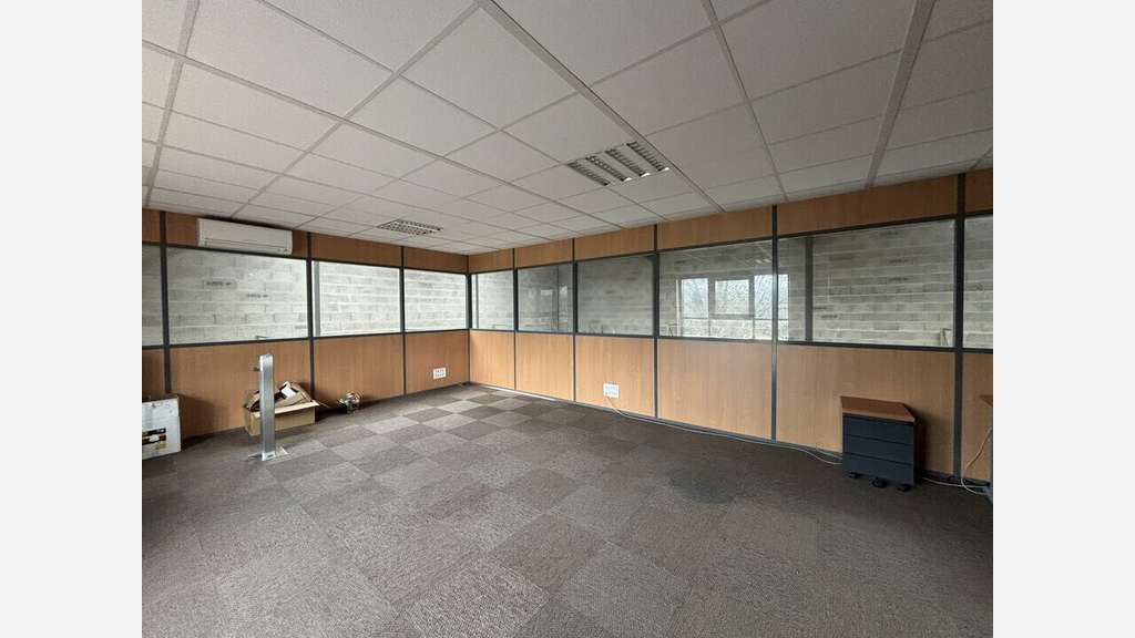 Vente local activité bureaux de 420m² à Chaponost