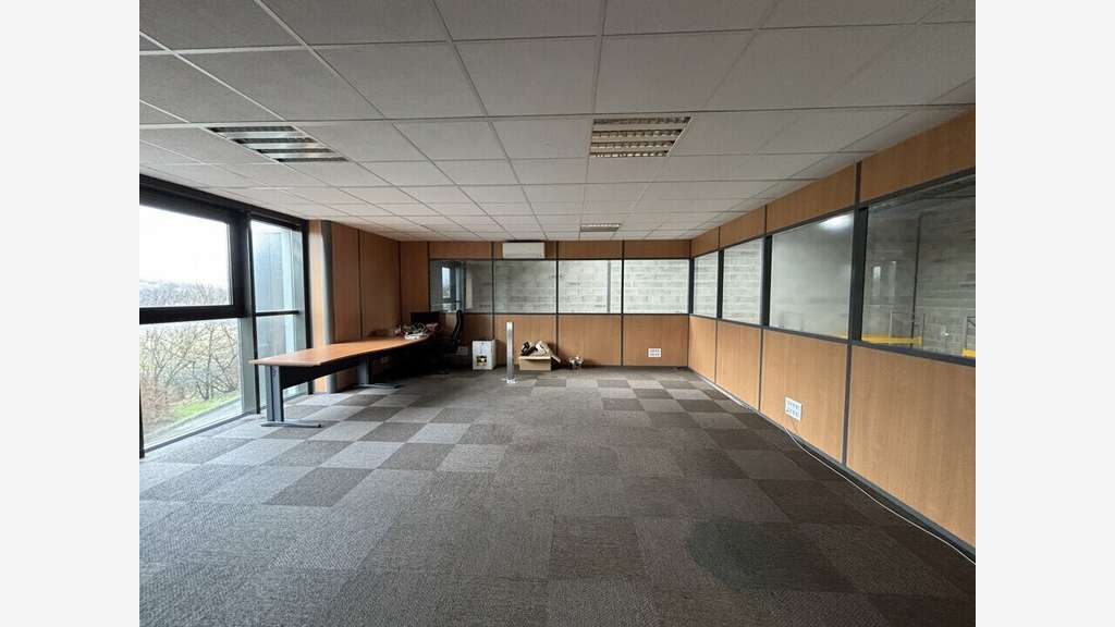 Vente local activité bureaux de 420m² à Chaponost