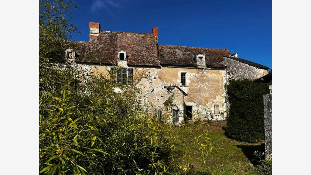 vente ancien corps de ferme CHATELLERAULT