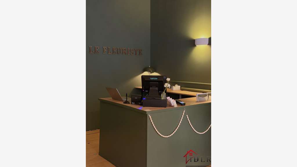 Vente FDC fleuriste de charme axe passant à Hyères